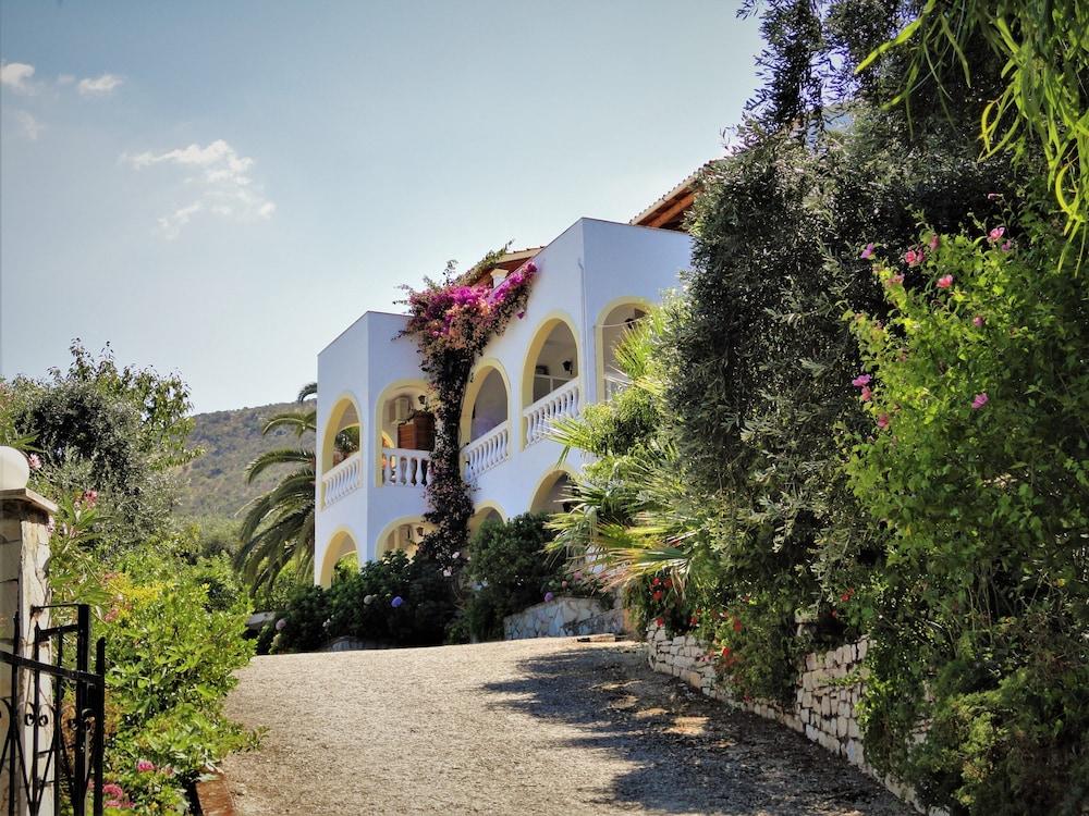 Apraos Dionysos Apartments מראה חיצוני תמונה