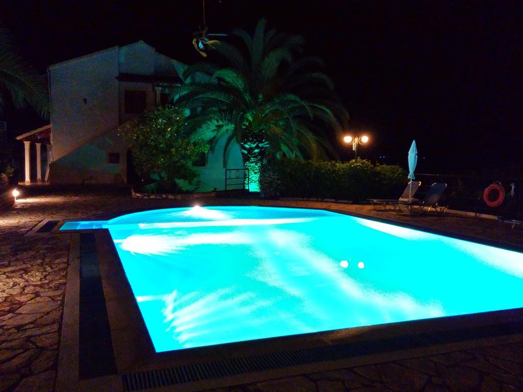 Apraos Dionysos Apartments חדר תמונה