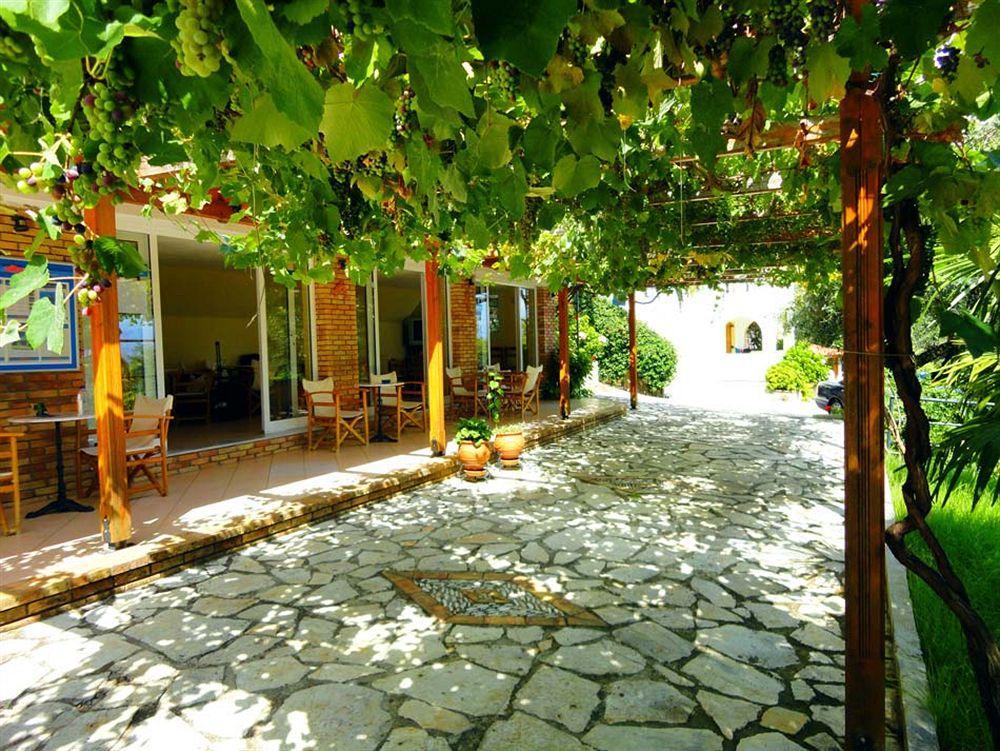 Apraos Dionysos Apartments מראה חיצוני תמונה