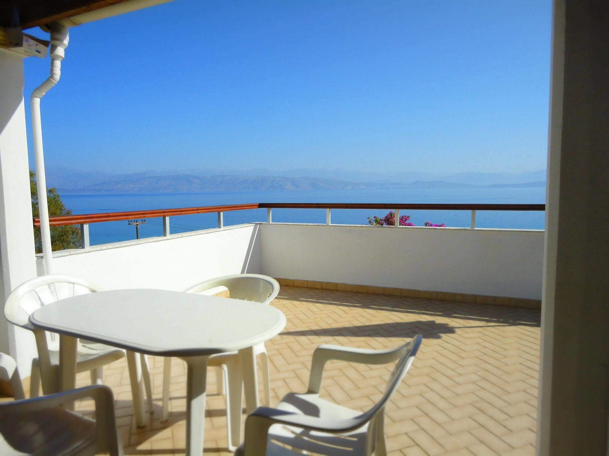 Apraos Dionysos Apartments מראה חיצוני תמונה