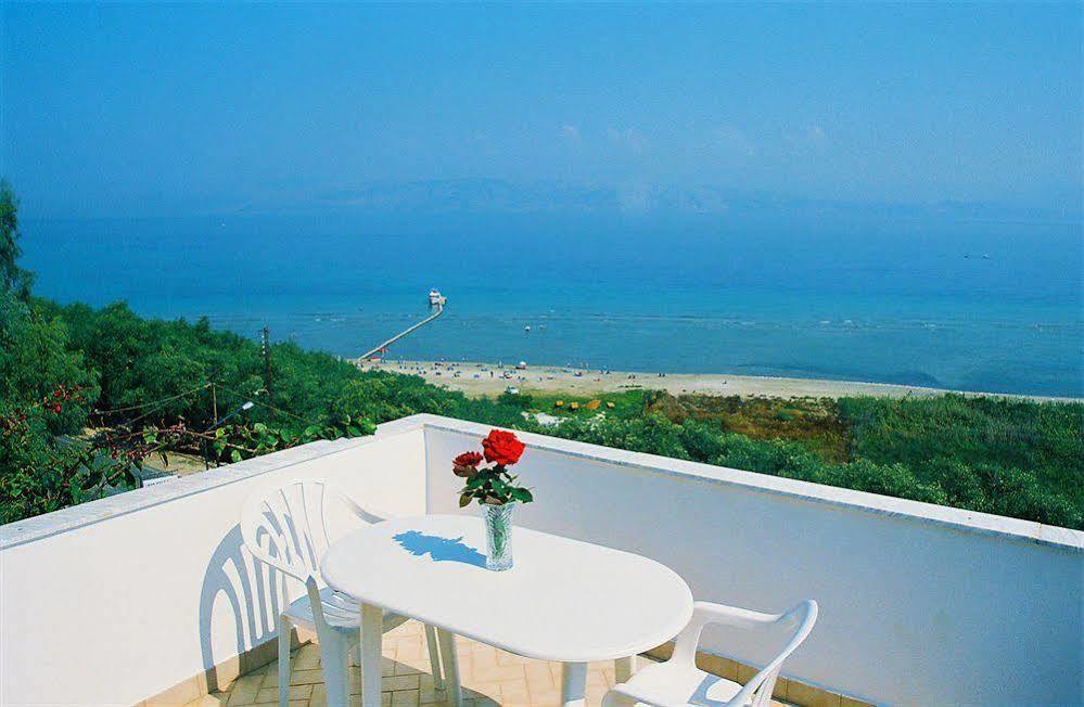 Apraos Dionysos Apartments מראה חיצוני תמונה
